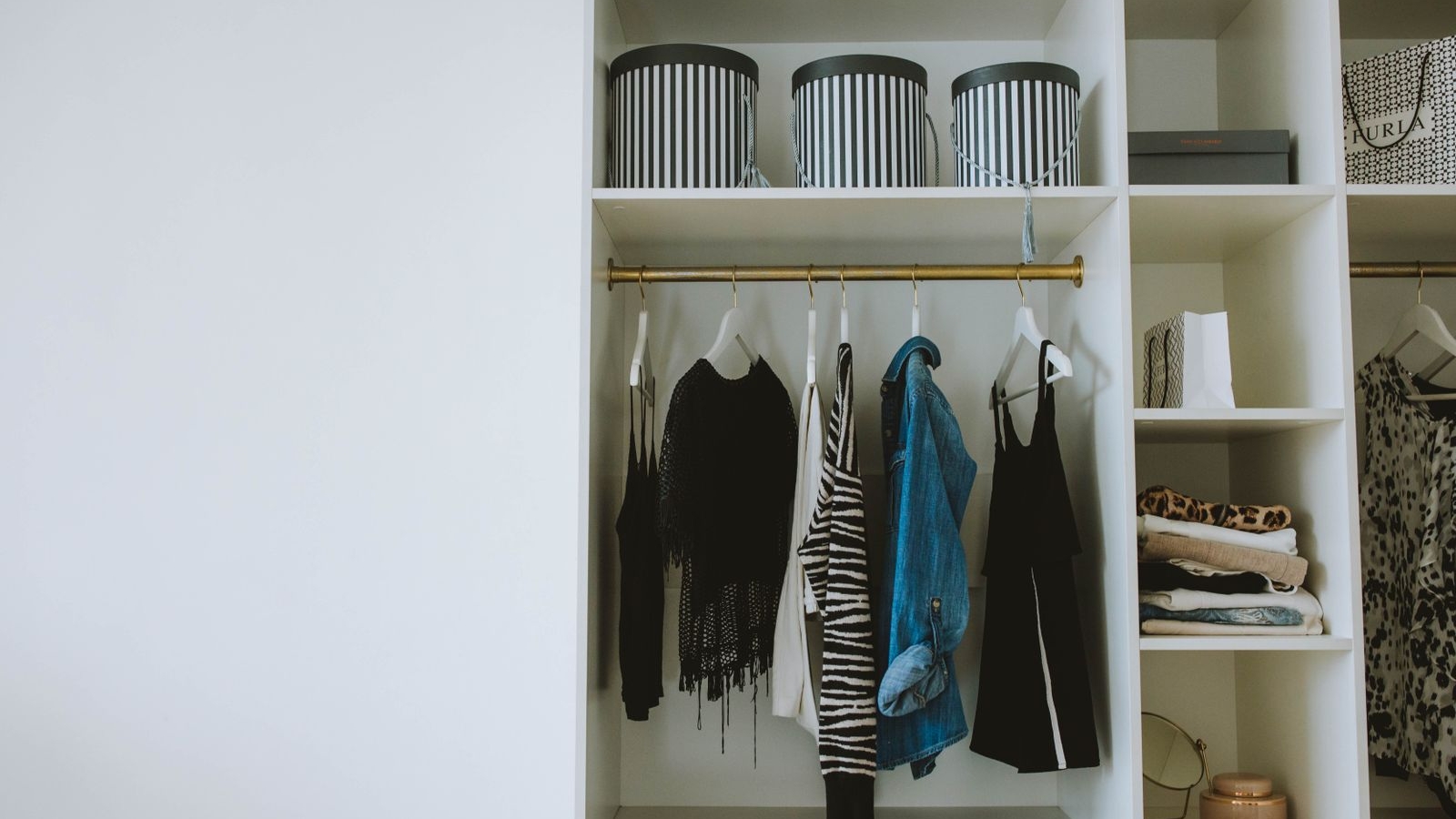 Built-in wardrobe with a hanging rod, open shelves and an overhead loft compartment, wardrobe internal sizes Bengaluru 2026 by myNivasa